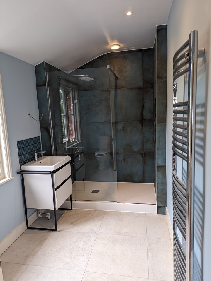 Walk-in Shower & Vanity